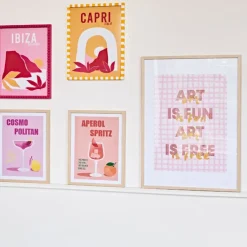 Cadre avec affiche "Art is Fun Art is Free" en chêne clair 50x70cm - Lario