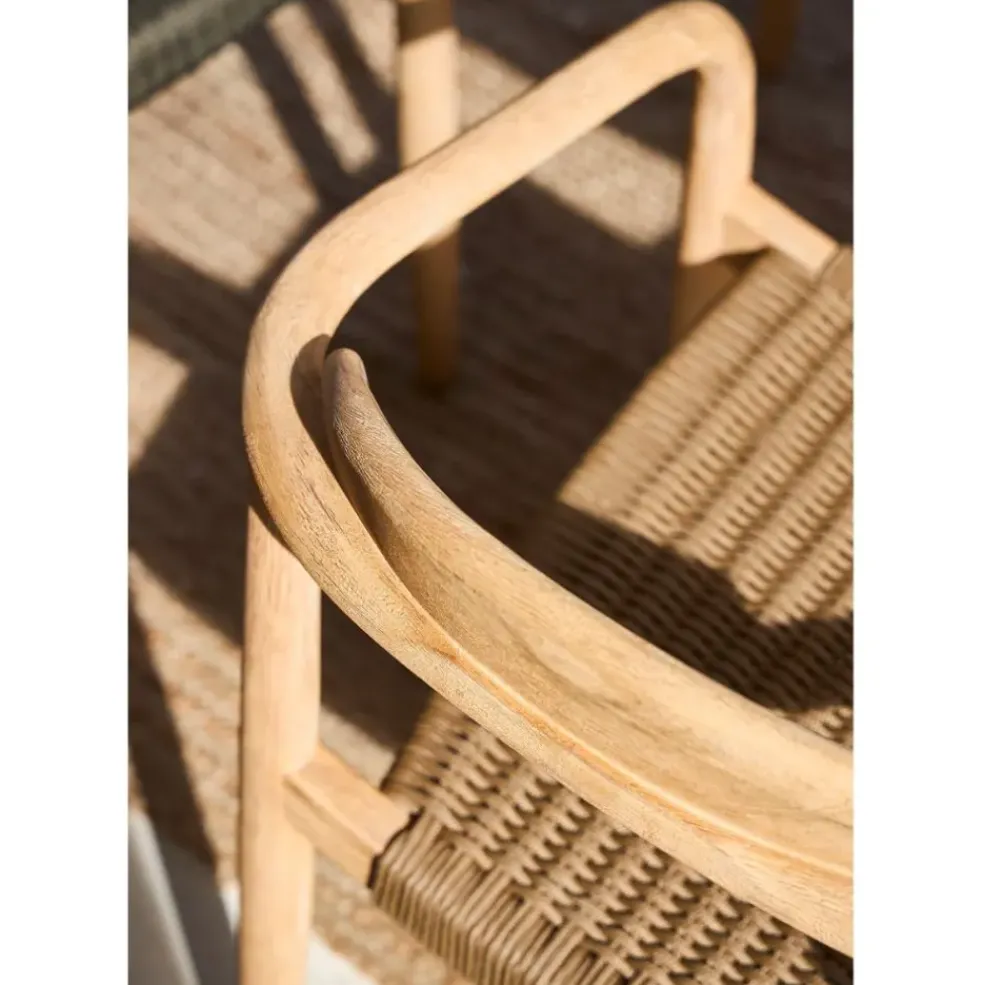Chaise avec accoudoirs en bois d'eucalyptus sable - Anam