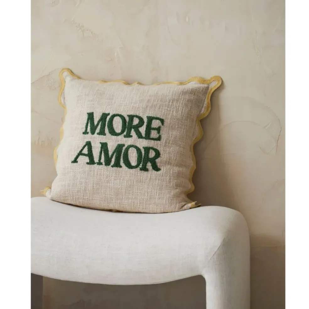 Housse de coussin brodé " More Amor"' en coton écru et vert 45x45cm - Lumi