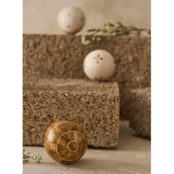 Lot de 6 boules décoratives en résine brun et ivoire d10cm - Karumba