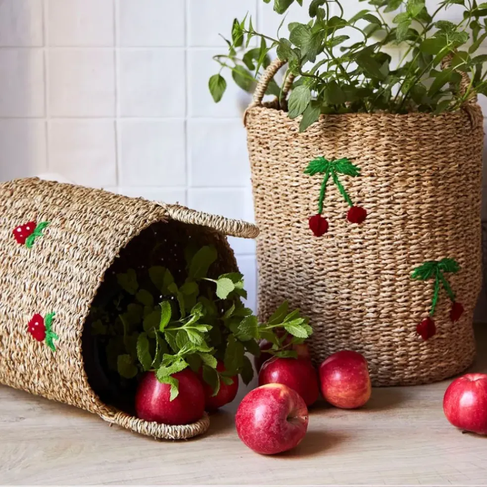 Lot de 2 paniers en jonc de mer naturel et cerise rouge - Les Fruits