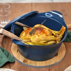 L'incroyable Cocotte myrtille d24cm avec poignée en métal