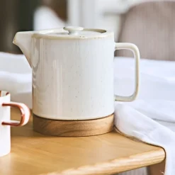 Théière avec filtre blanc moucheté 1.15l en grès et dessous en bois - nordika